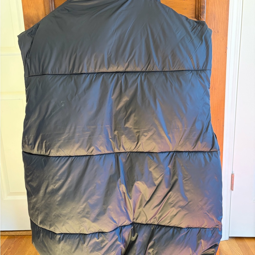 Abercrombie & Fitch Women's Black Puffer Vest - Picture 2 of 2